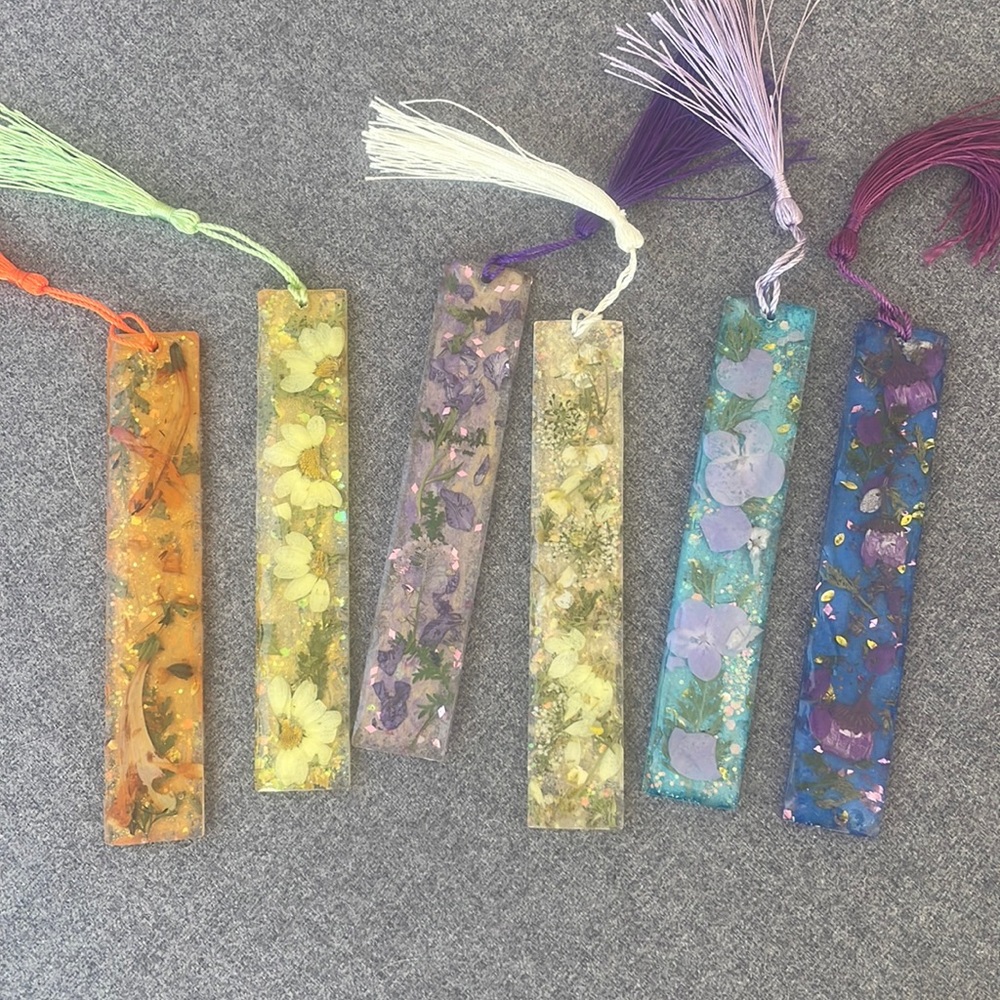 #97 Medium Size Floral Bookmark